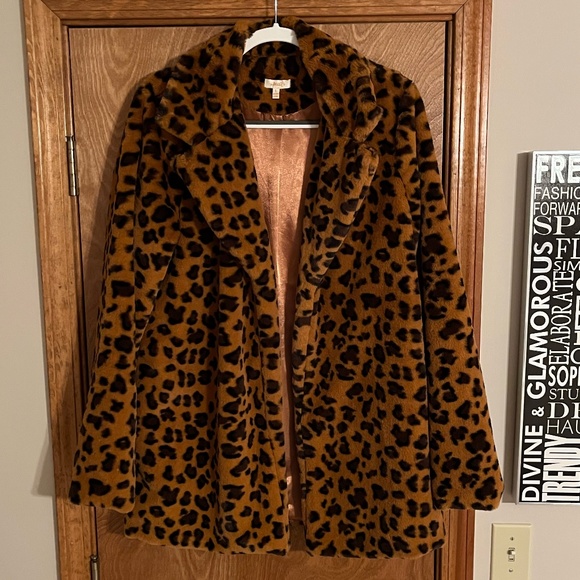 A.Peach Leopard Print Plush Jacket, Size L - Picture 1 of 5